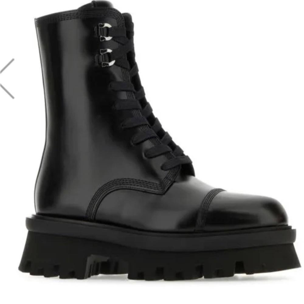 Woman boots combat black size 10 Salvatore Ferragamo